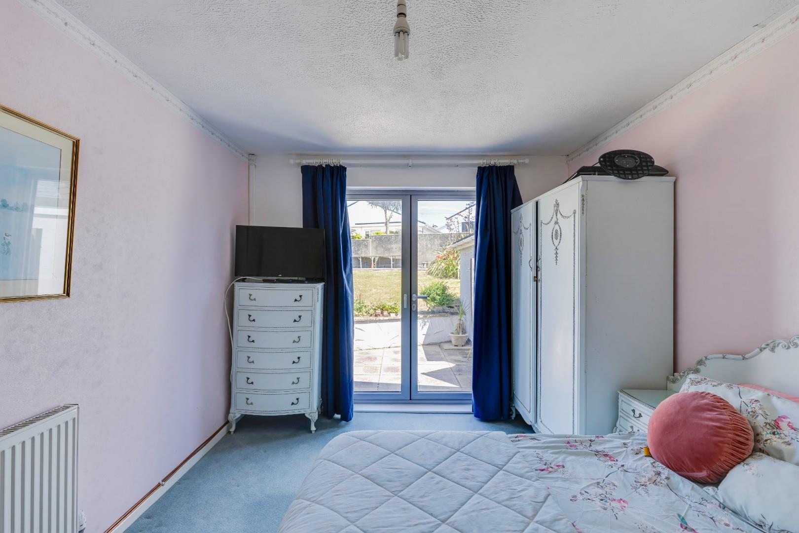 27 Marine Drive, Ogmore-By-Sea, Vale of Glamorgan, CF32 0PJ